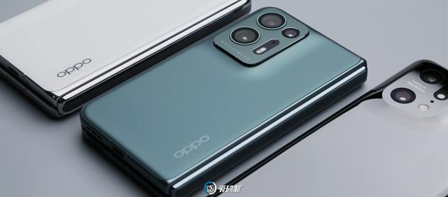 oppofindn评测，OPPO Find N对比三星（7999元起的“最小大折叠”）