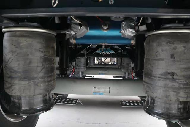 什么是全挂车，什么是半挂车和全挂车图片（锣响全球首款混合动力挂车或打破传统）