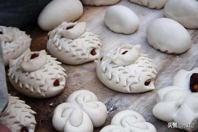 河南的春节习俗，河南人的过年风俗（河南各地的老家过年一定要吃啥）