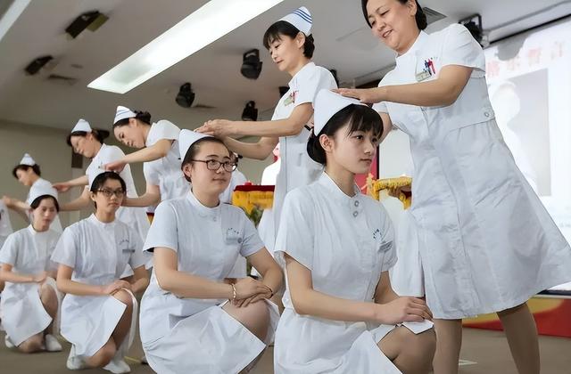 好就业的专业排名女生，女生好就业的专业排名（未来十年女生好就业的专业）