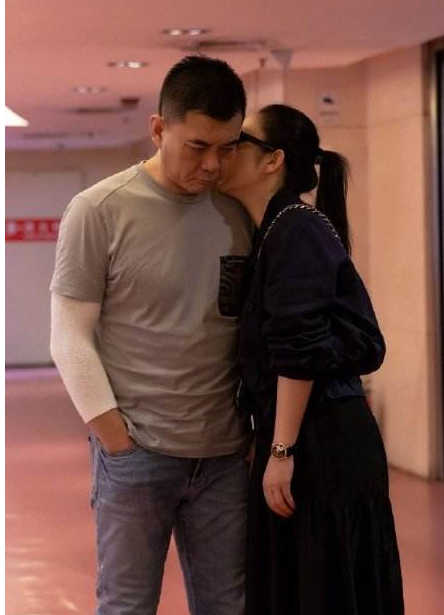 秦海璐婆婆：老公儿子均离世，儿媳孕期忍痛照顾，生活幸福也有泪