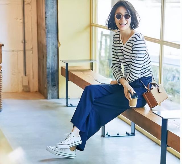 女人40算中年吗，40岁的女人是中年人吗（“时尚穿搭”的2个真相）