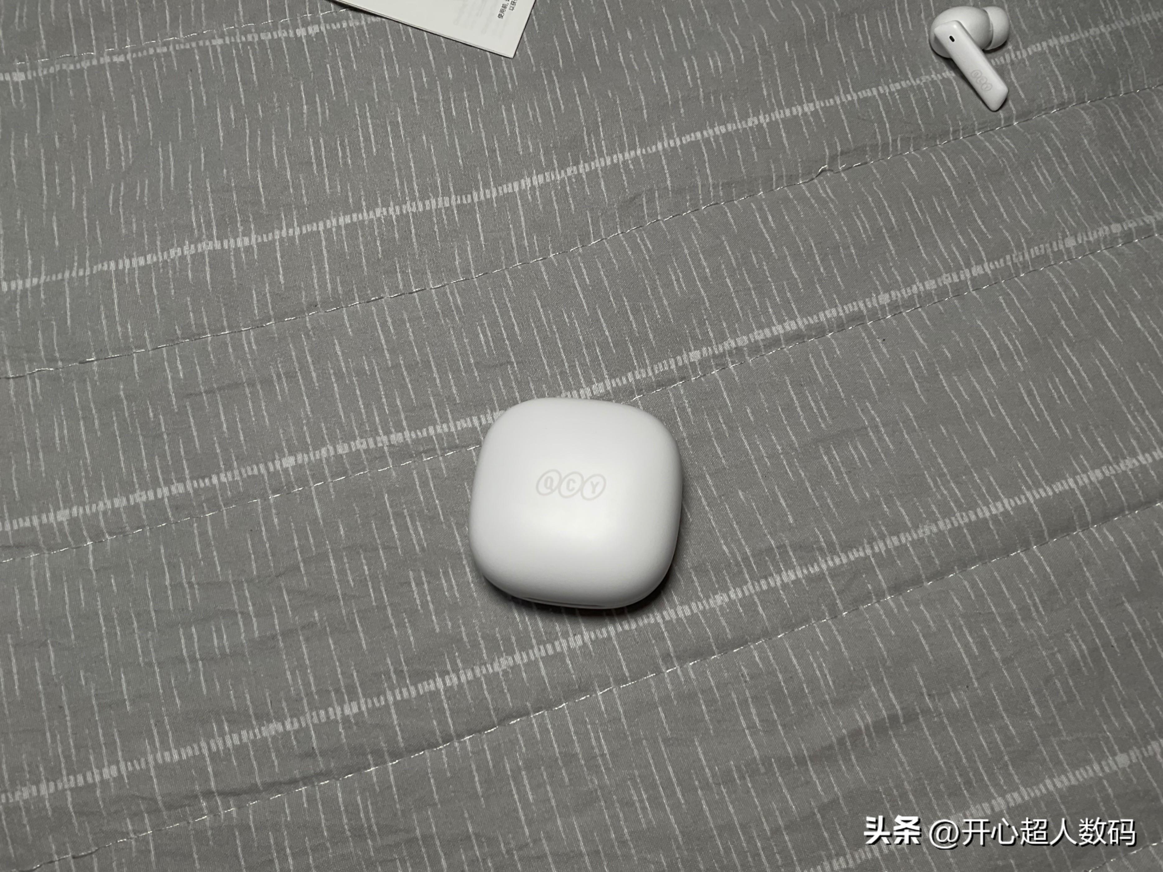 qcy蓝牙耳机，qcy蓝牙耳机怎么样（QCY降噪小方糖蓝牙耳机开箱体验）