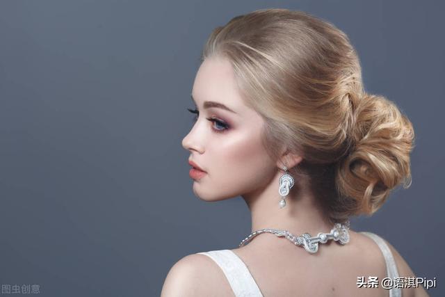 英语小诗10首，这20首优美的英文小诗（Old》多少人是曾爱慕你年轻时的容颜）