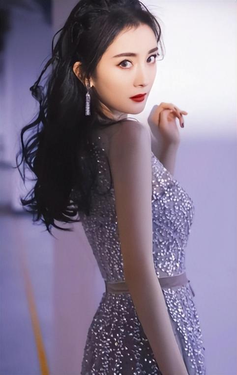 杨幂 绯闻女孩，她跟这些男明星都有过暧昧行为（\