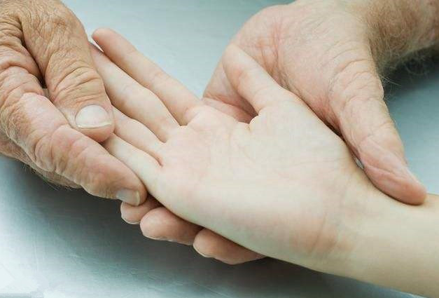 断掌是什么意思，女人手断掌是什么意思（农村俗语：“断掌一条线）