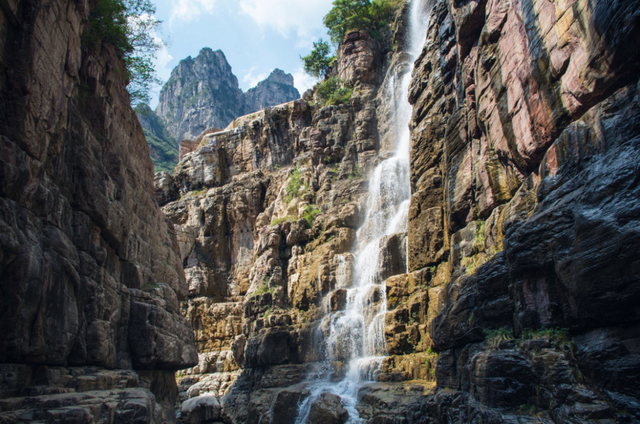 举起手来拍摄地，举起手来拍摄地郭亮村介绍（悬崖上有隐秘古村）