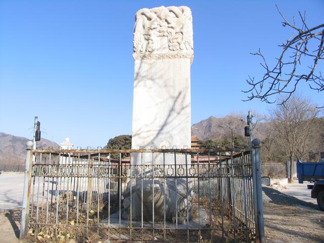 十三陵是谁的墓地，十三陵是谁的墓地被挖了（探访十三陵景陵——宣德皇帝陵）