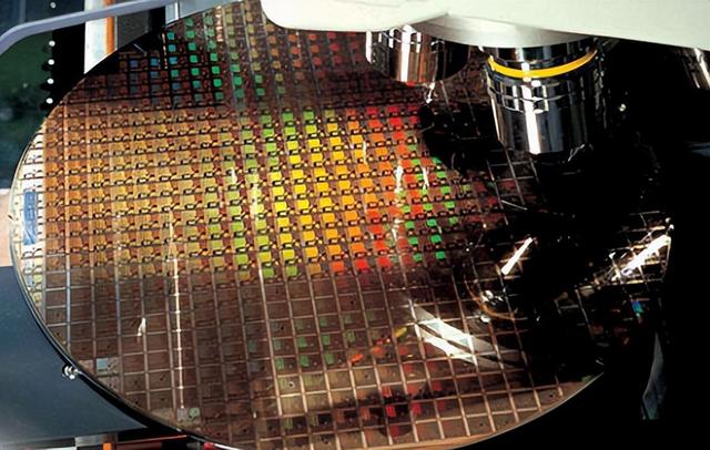 郭台铬与大陆关系，郭台铬筒历（郭台铭拿1400亿赴印建厂）