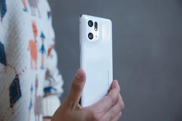 最好的手机是哪一款，推荐几款性价比高质量好的手机（目前这3款手机口碑最好）