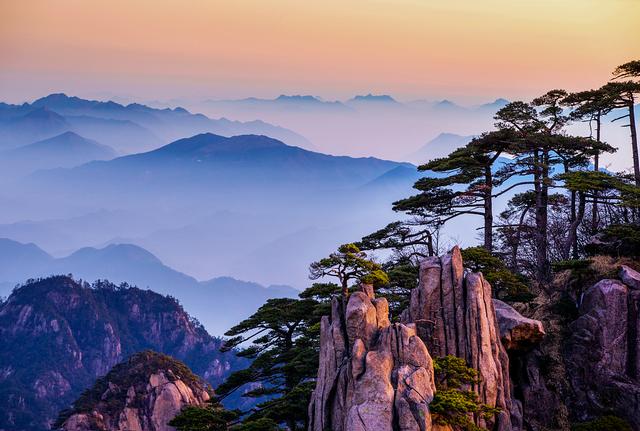 世界十大高峰排名,世界上最高的山峰排名前十(全去过你就是旅游达人)