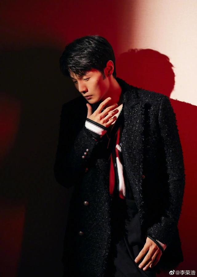 雅痞帅气李荣浩，李荣浩的别样帅