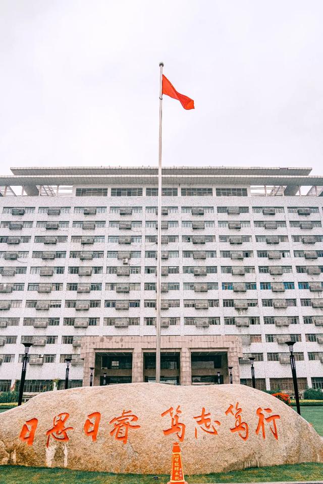 湖北大学怎么样，湖北大学怎么样?就业前景（湖北大学，为什么这么牛）