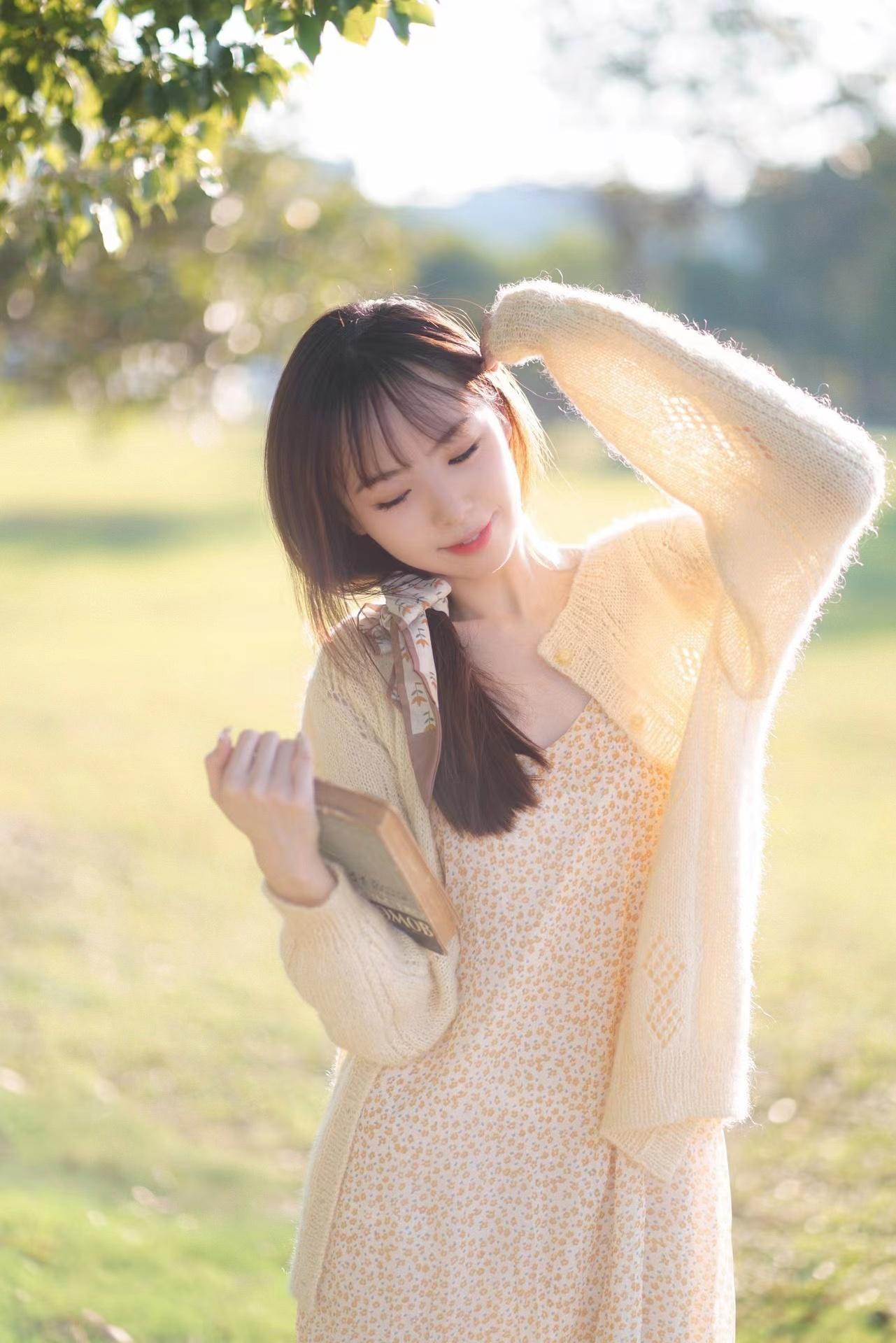 5,弯腰低头很温婉