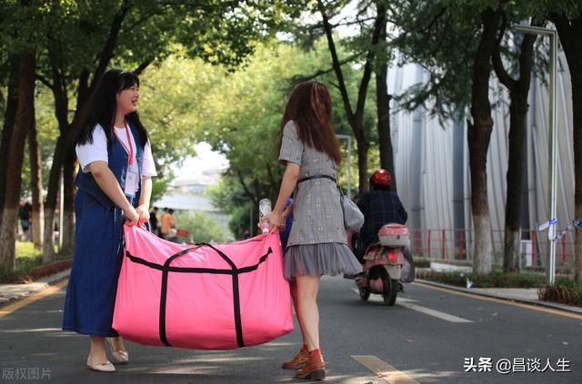 女汉子是什么意思，女汉子啥意思（女人活成女汉纸到底好不好）