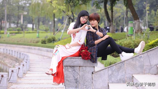 怎么开导别人放下一段感情，如何劝别人走出一段感情（如果你的朋友占其中一条）