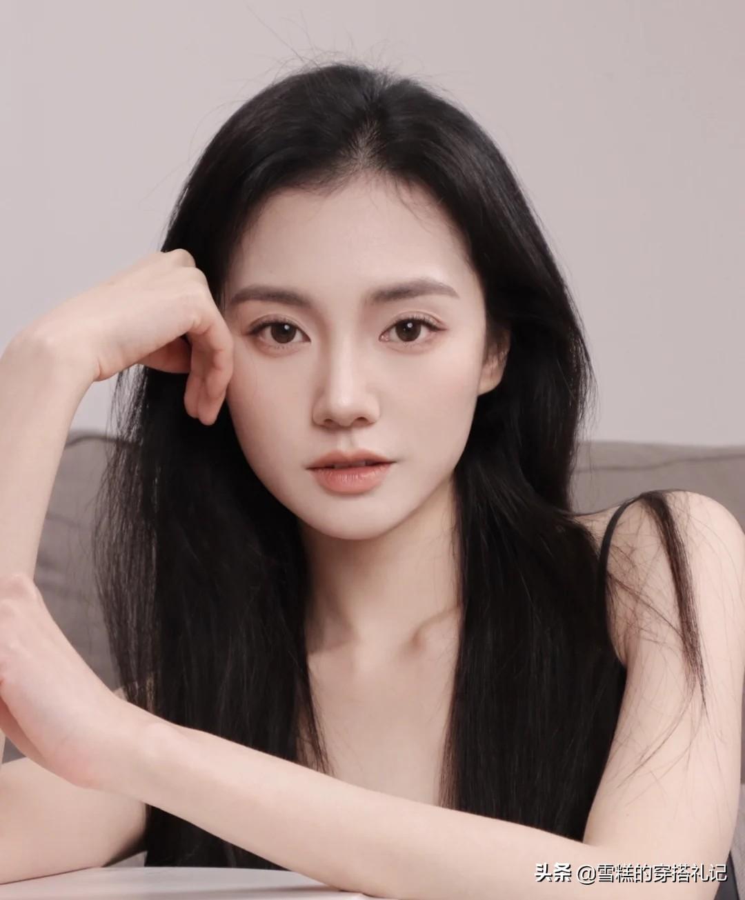 脸出油了可以用散粉补妆吗，脸出油了可以用散粉补妆吗（出门也尽量化淡妆）