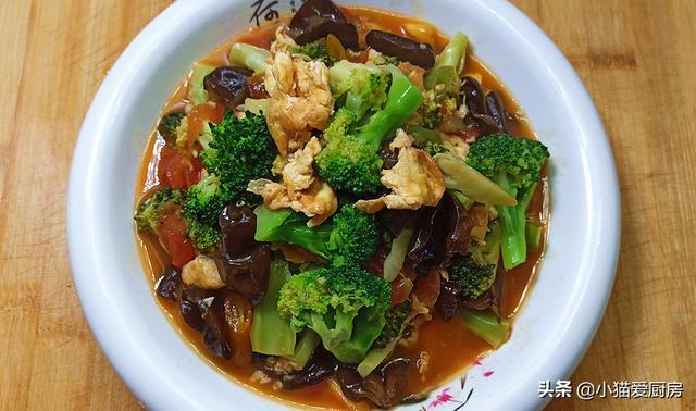 西兰花怎么炒才好吃，1个西蓝花2个鸡蛋