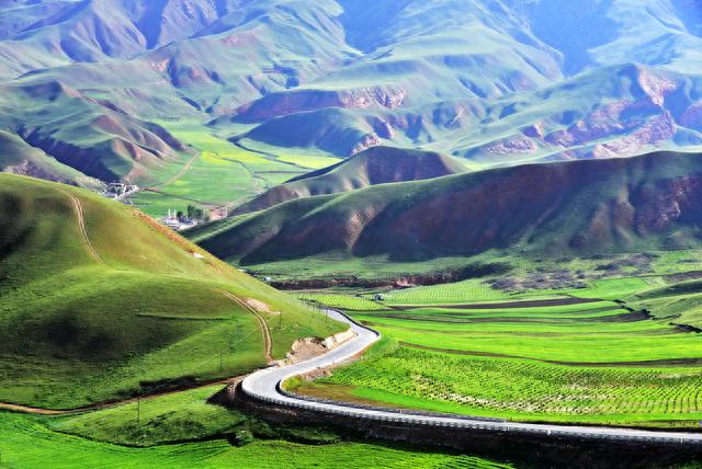 国内最"富有"的旅游线路：横亘青藏高原与丝绸之路，自驾仅需7天