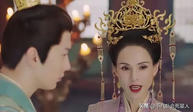 眼睛亮的人有灵气，眼睛有灵性的女人（却“败”在眼皮的明星）