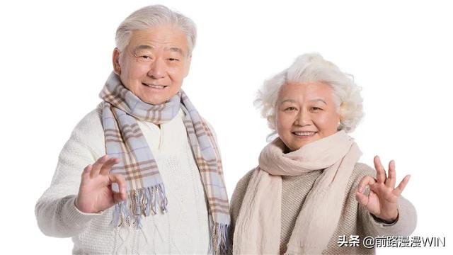 老年人怎么玩年轻保姆，90多岁老人找保姆（独居老人与住家保姆那些事）