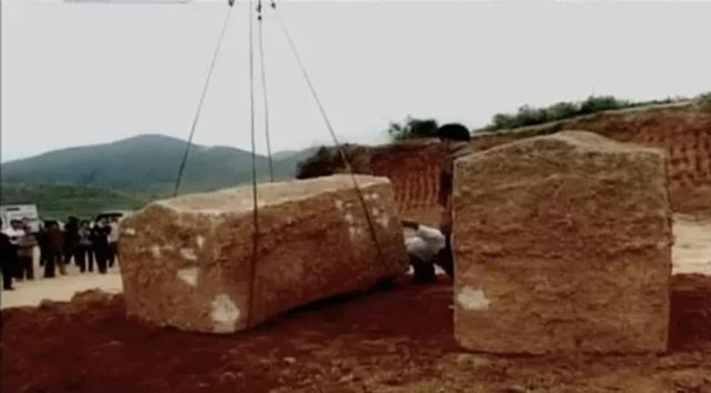 古墓挖出七星石棺，广西挖出北斗七星巨棺