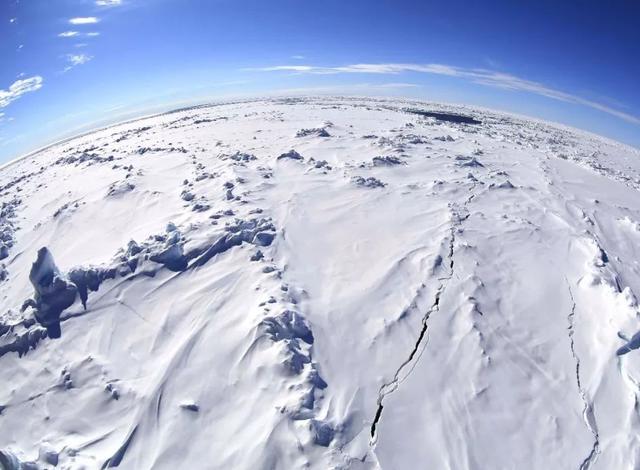 冰岛在哪里，中国去冰岛大概要多少钱（大部分地区被冰川覆盖的格陵兰岛）