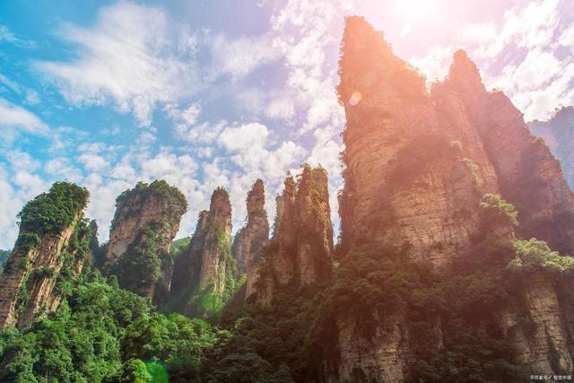 凤凰古城旅游攻略自由行，凤凰古城旅游攻略自由行凤凰开屏（张家界凤凰古城五天四晚自由行攻略）