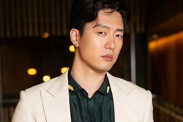 凌潇肃演过的电视剧，凌潇肃还饰演过哪些电视剧（唐一菲扮演了什么样的角色）