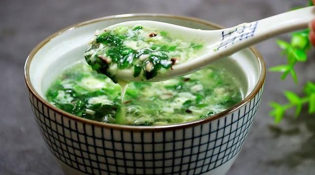 荠菜香菇羹怎么做，遇到路边这种野菜别手软