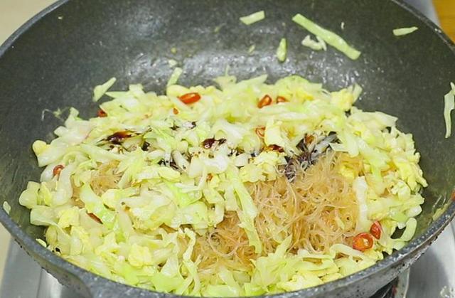 减肥能吃粉丝吗，减肥期间可以吃多少克粉丝（天暖了建议大家：常吃3样）