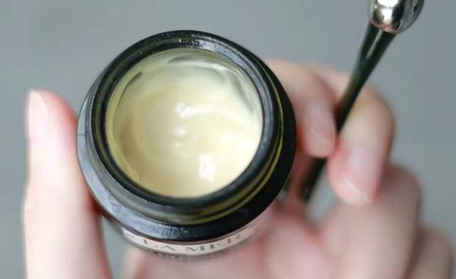 兰蔻双层眼霜价格，兰蔻菁纯眼霜适合什么年龄（4款千元“贵妇眼霜”盘点）