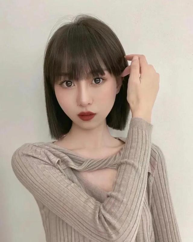 职场甜美减龄短发发型，一刀切 短发，减龄又时尚百搭