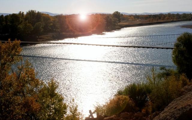 优美散文诗歌精选，优美的诗歌散文节选（来自塔里木《塔河文苑》的诗歌散文十篇）