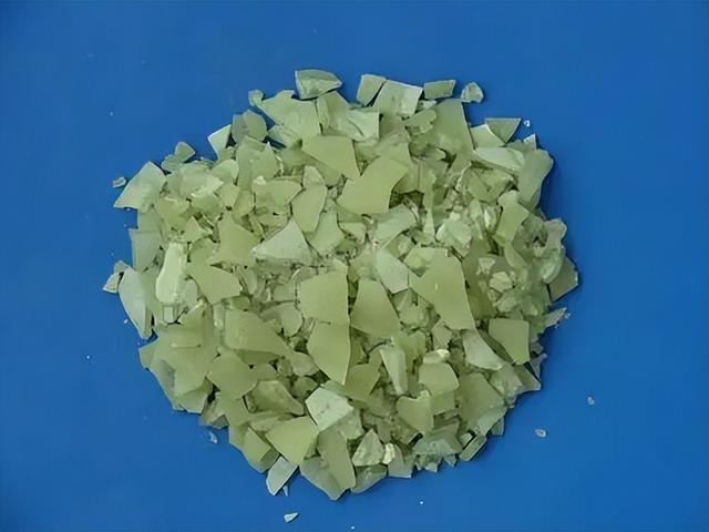 硫酸铝是什么颜色，灭火器红黄绿三种颜色代表什么（混凝剂-硫酸铝）