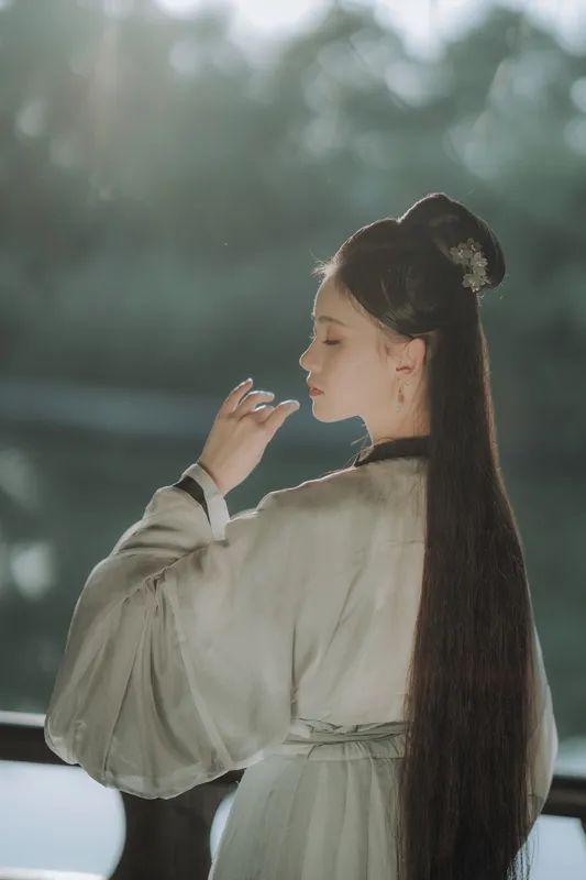 伤心图片带字的，生活说说很现实的说说带图片带字（平常读遍伤心句）