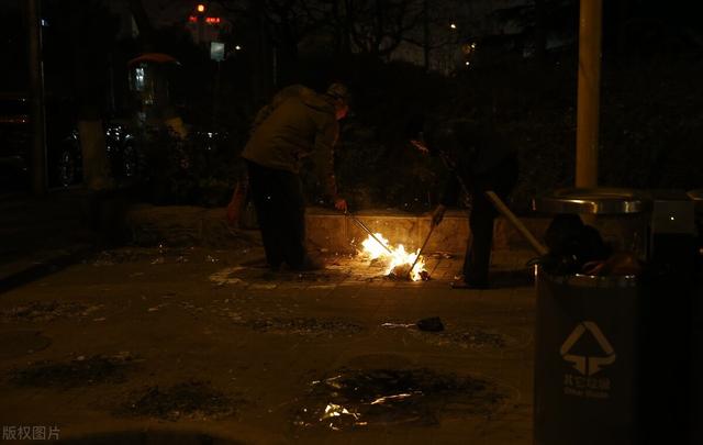 元旦和新年是一个意思吗 各有什么传统习俗，元旦和新年是一个意思吗（清朝冷知识——细说清代的岁时节日风俗）