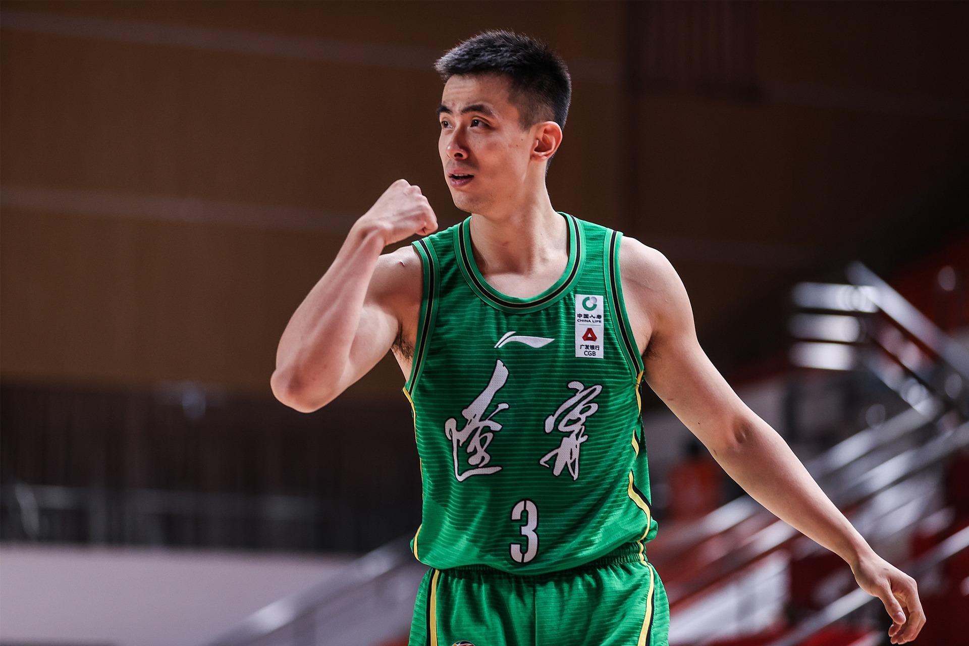 广东球迷称呼朱旭航反骨仔,这就是易建联与朱旭航恩怨原因