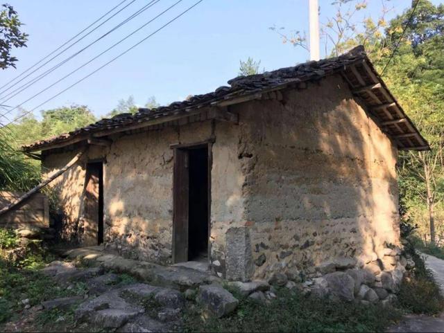 女人梦见吃饺子是什么预兆，女人梦见吃饺子（长大后才懂大姨的心酸）