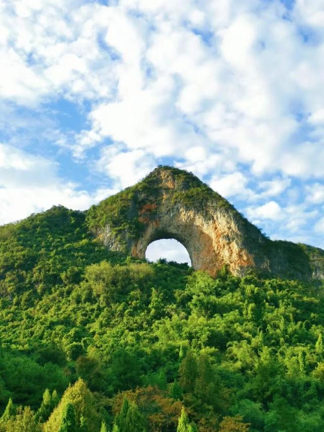 漓江景区和阳朔漓江有什么区别，桂林阳朔和漓江是一个地方吗（为什么总能统一国内外游客审美……）
