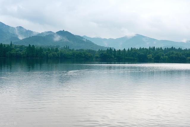 适合唱给自己的歌有哪些，自己适合唱什么歌（这份适合一个人去的旅行清单）