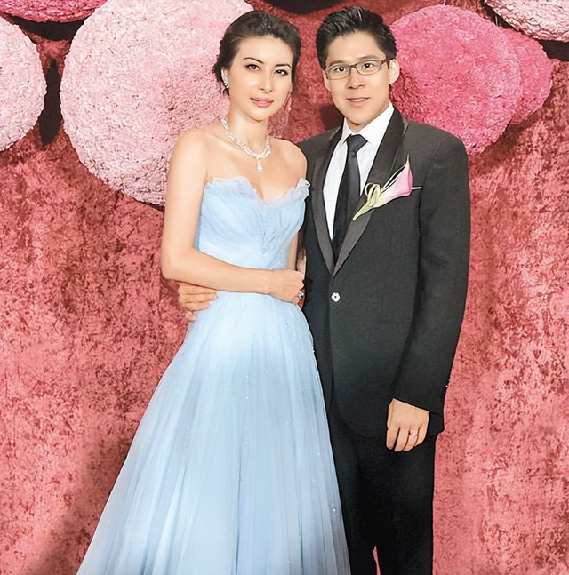 “跳水女皇”郭晶晶：婚礼连换12套百万礼服，过亿彩礼下嫁霍家