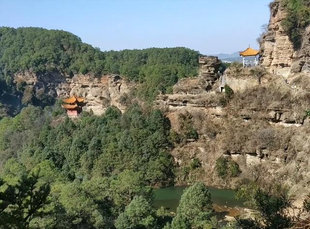 云南两日游的最佳攻略，云南大理两日游攻略（云南曲靖出发自驾2日游好去处攻略推荐）