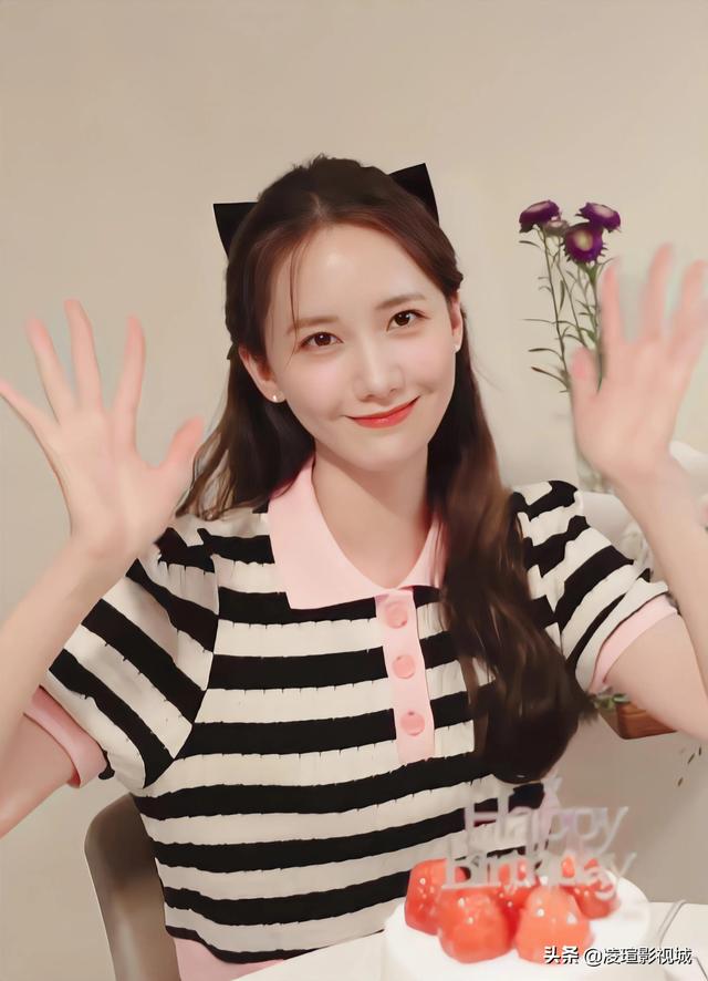 林允儿动态壁纸，高清可爱动态壁纸林允儿（韩国女星壁纸图片分享）