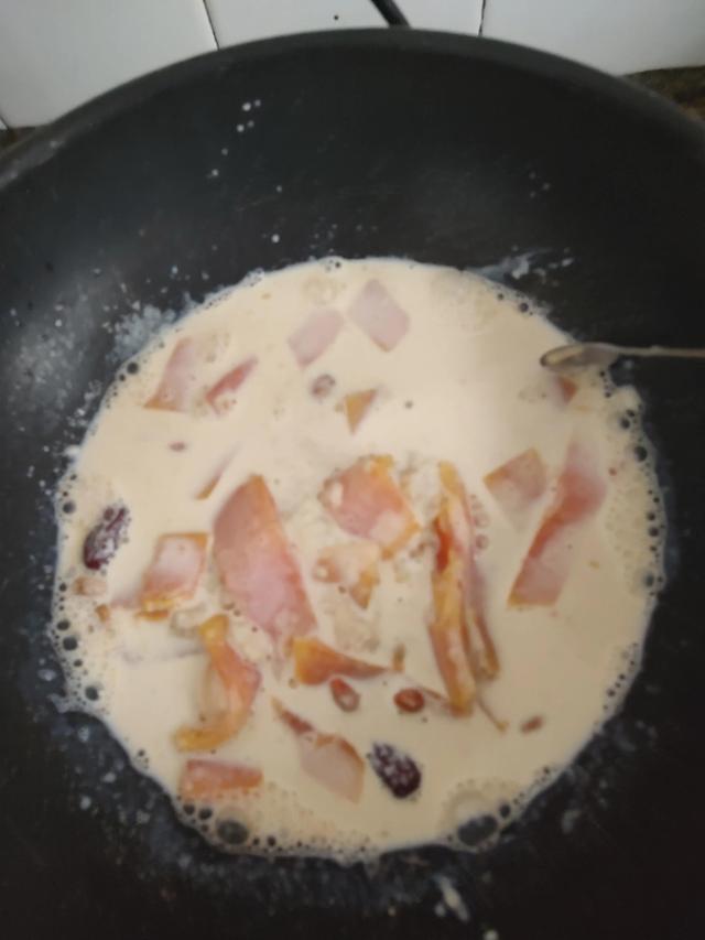 野葛根怎么吃，野葛根怎么吃丰胸最有效果（野生葛根加木瓜做早餐）