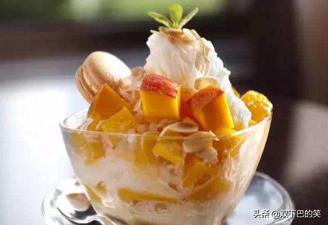 芒果汁弄衣服上怎么洗，芒果汁弄衣服上如何清洗（方式不对等于白费，芒果怎么吃）