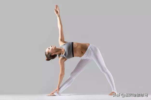 一套瑜伽动作16个动作，一套瑜伽动作16个动作简单（一套完整流瑜伽序列）