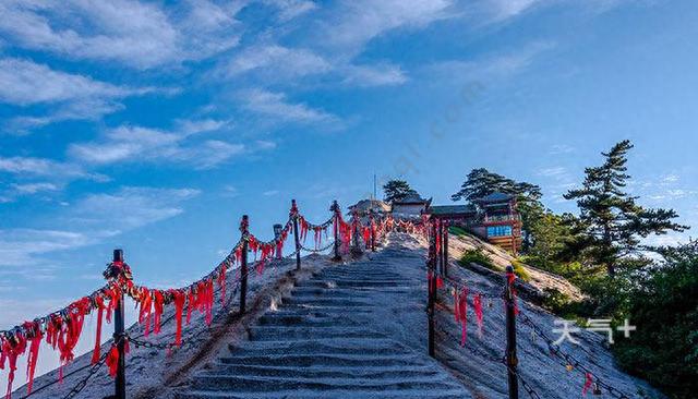 游玩一遍西岳华山，大约需要花费多少钱？这个视频带你了解一下