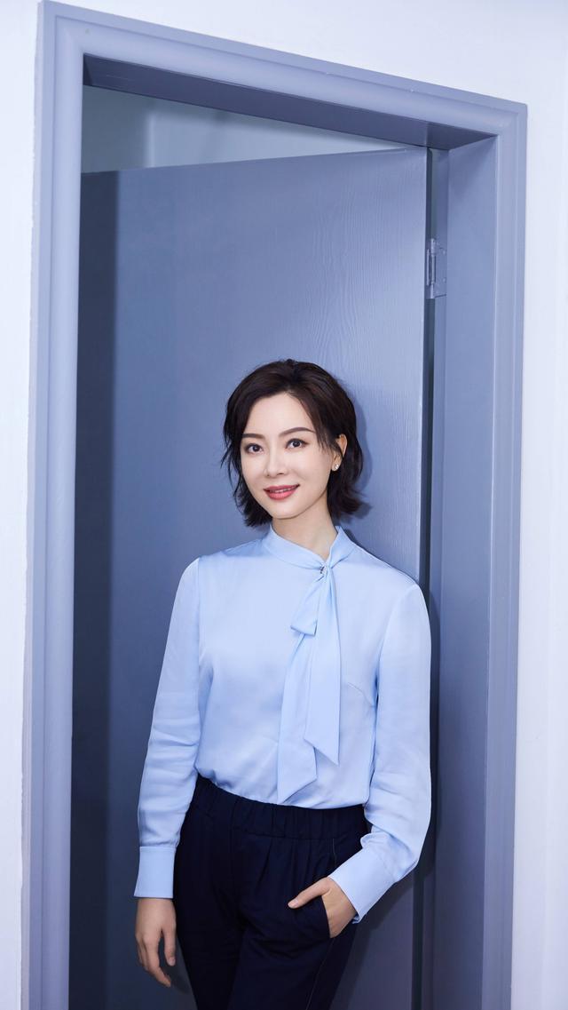 陈数：惨遭前夫劈腿，二婚钢琴家赵胤胤，为了继子决定不生孩子