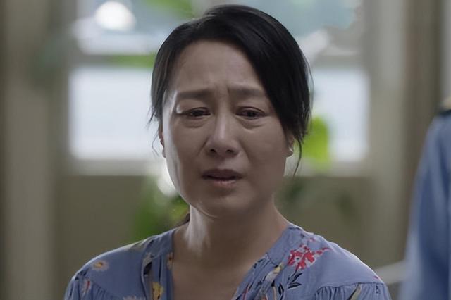 住家保姆一般多少钱一月，住家保姆（57岁女保姆月入5000元）